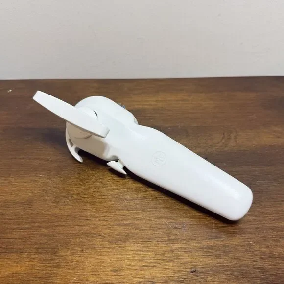 Pampered Chef 2759 Smooth Edge Manual Can Opener - Picture 1 of 6